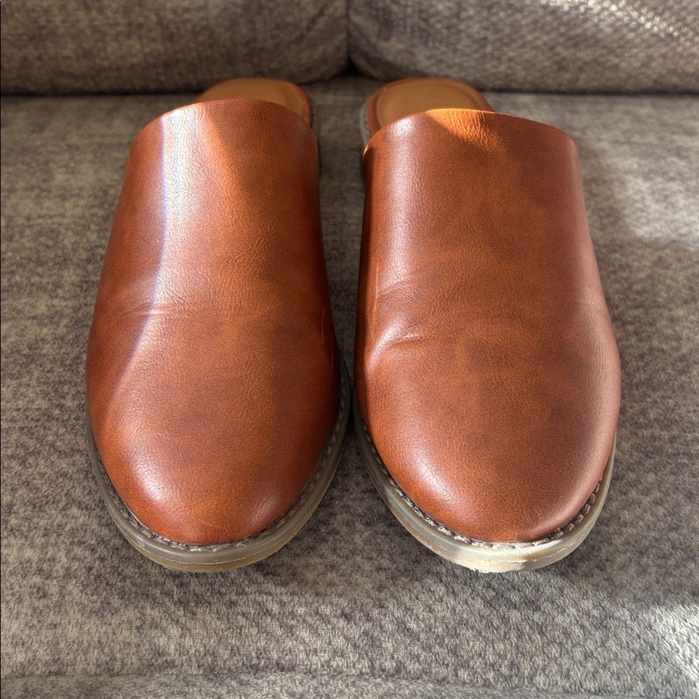 Universal Thread Mules - Picture 2 of 6